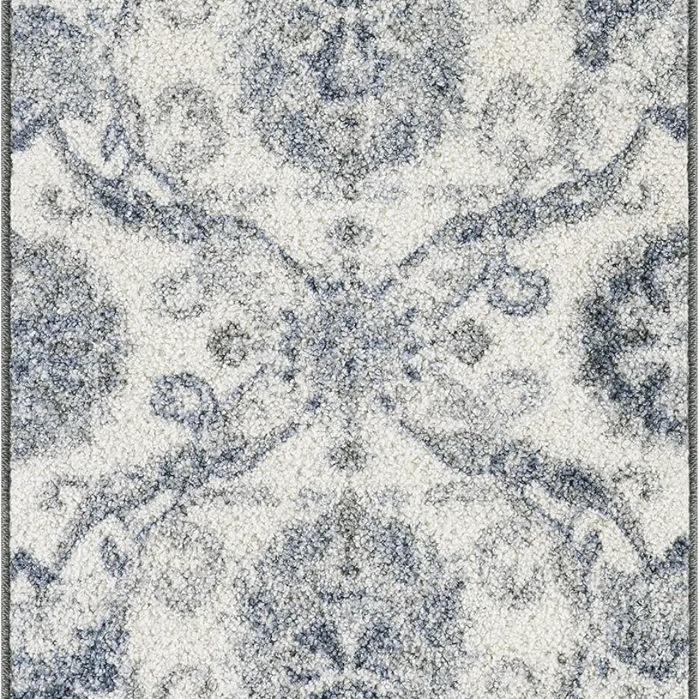 Blooming Damask Accent Rug, 34" x 20", Grey