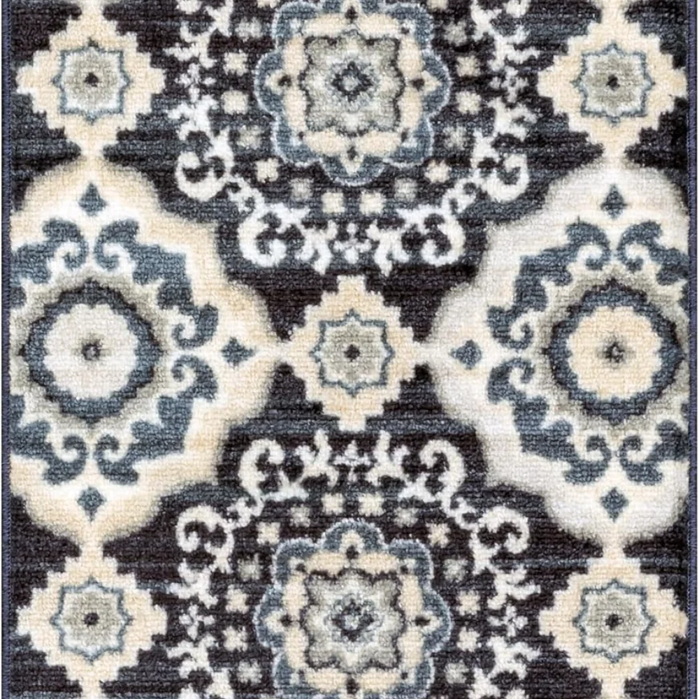 Camilla Medallion Accent Rug, 1'8" x 2'10", Cream
