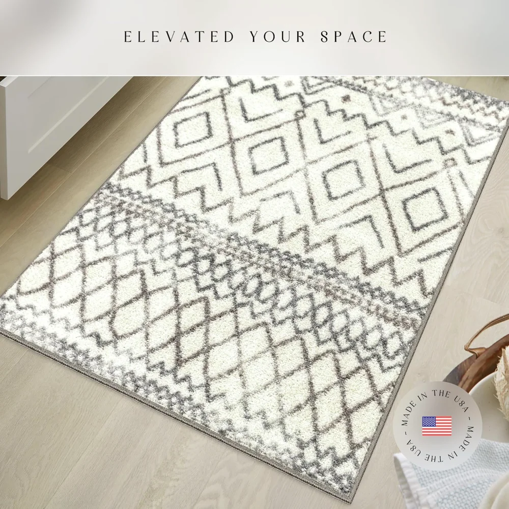 Diamond Distressed Moroccan Accent Rug, 2'6" x 3'10", Ivory, view 3