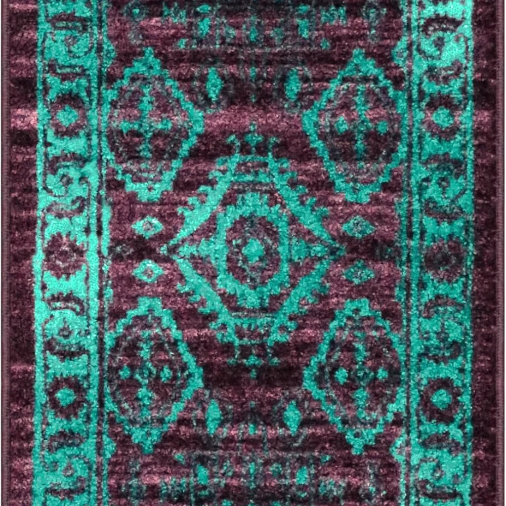 Georgina Traditional Accent Rug, 1'8" x 2'10", Wineberry