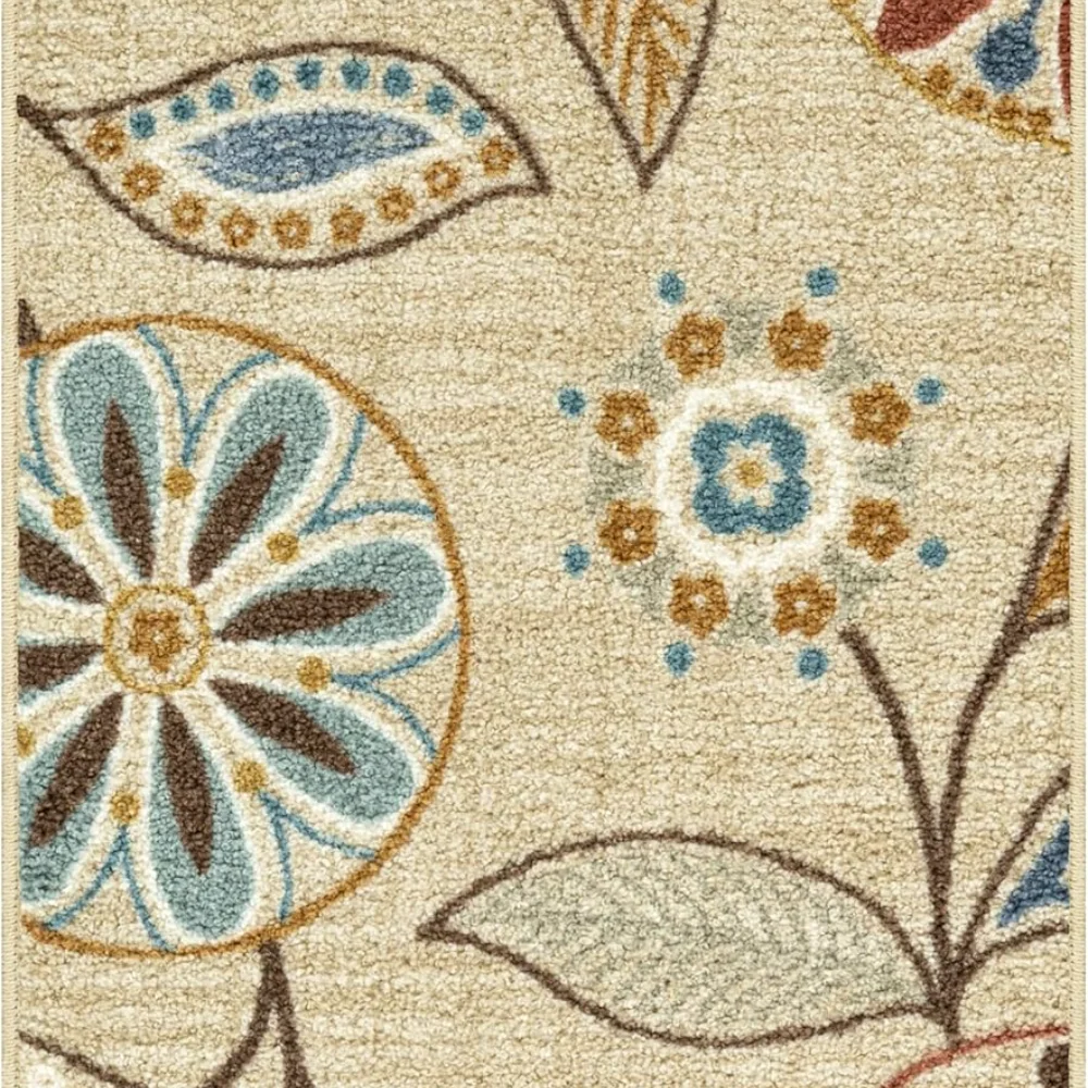 Reggie Floral Accent Rug, 1'8" x 2'10", Beige
