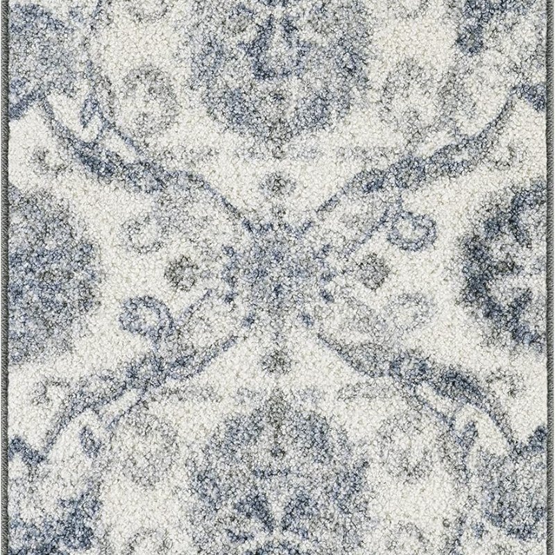 Blooming Damask Accent Rug, 34" x 20", Grey