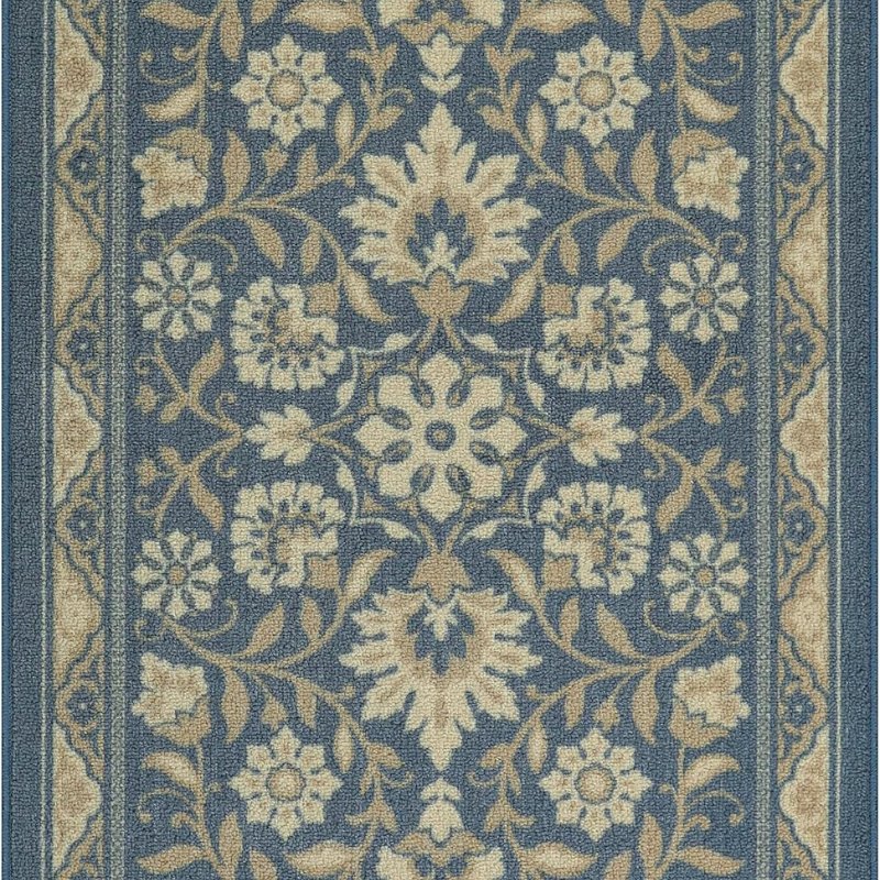 Classics Accent Rug, 2'6" x 3'10", Blue