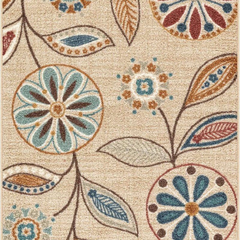 Reggie Floral Accent Rug, 2'6" x 3'10", Beige