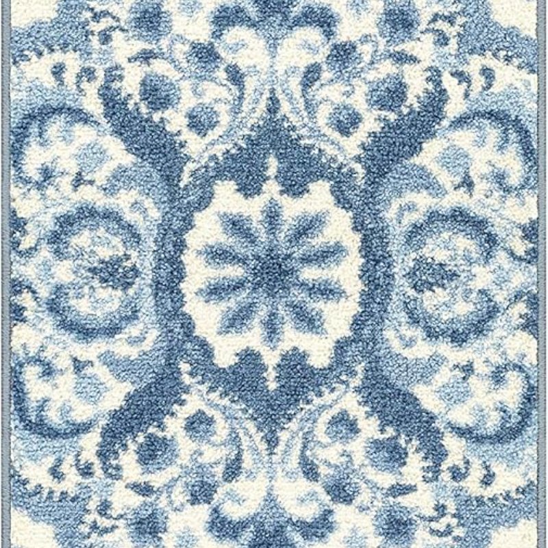 Vivian Medallion Runner, 1'8" x 5', Blue
